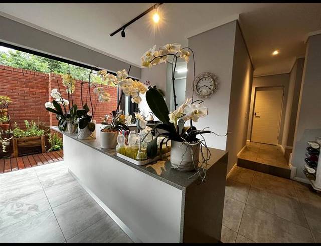 3 BEDROOM PROPERTY TO RENT IN MENLO PARK